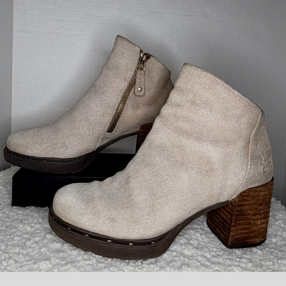 OTBT‎ Beige Stone Suede Leather Stud Platform Ankle Boots Womens 6 Chunky Heel - Picture 10 of 11